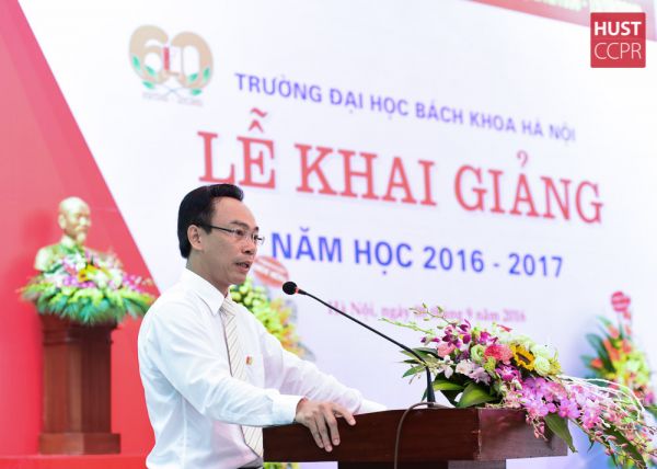 Sinh viên K61 tưng bừng khai giảng năm học 2016 – 2017