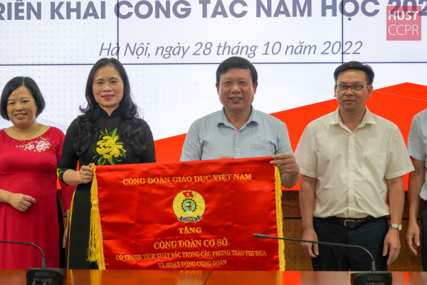 Công đoàn Trường Cá cược xổ số
 là Công đoàn cơ sở có thành tích xuất sắc trong các phong trào thi đua và hoạt động Công đoàn