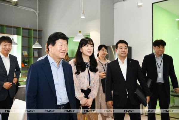 Đoàn Nghị sĩ quốc hội Hàn Quốc đến thăm Cá cược xổ số
