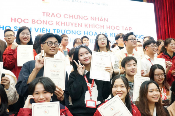 Bách khoa Hà Nội dành khoảng 70 tỷ đồng làm Quỹ học bổng Khuyến khích học tập