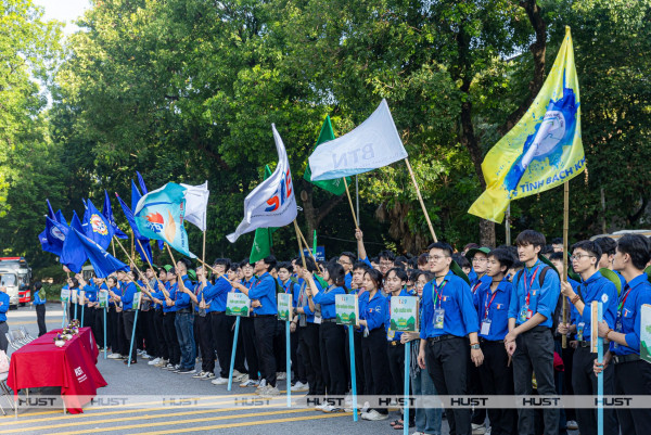 Mùa hè xanh 2024: Mang sức trẻ Bách khoa tới khắp các tỉnh thành