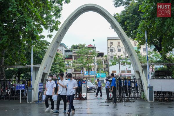 Buổi thi đầu tiên Kỳ thi Đánh giá tư duy tại “đại bản doanh” Bách khoa Hà Nội